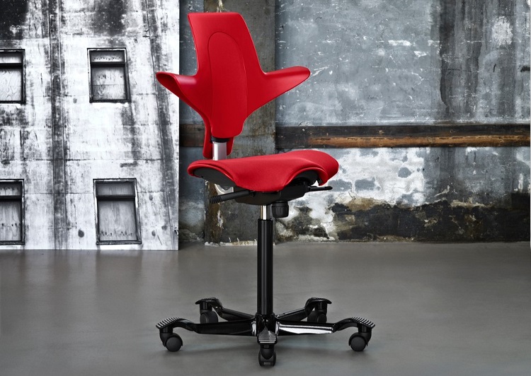 Roter ergonomischer Stuhl